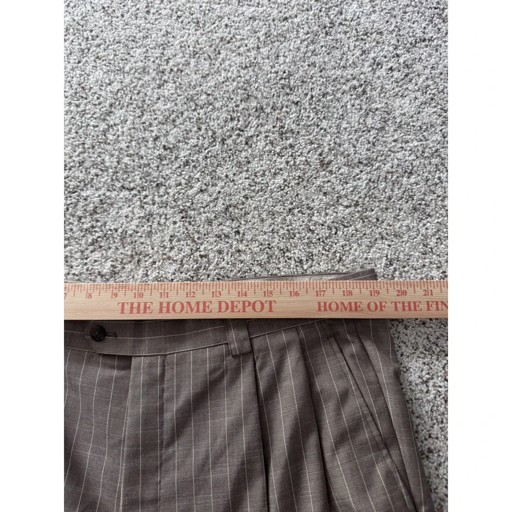 STEVE HARVEY CELEBRITY EDITION TAN/BROWN PINSTRIPE 2PC SUIT SIZE 44L/38L